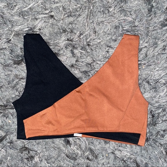 Twisted color block sports bra forever 21 - Picture 3 of 4